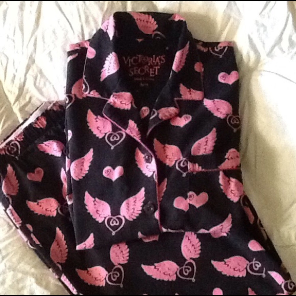 Victoria’s Secret Flannel Pajamas!!